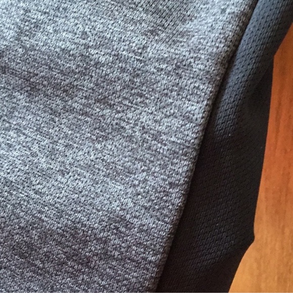 Nike DRI-FIT Golf, Standard fit polo style shirt-black & gray. Men's size XL - Picture 8 of 10